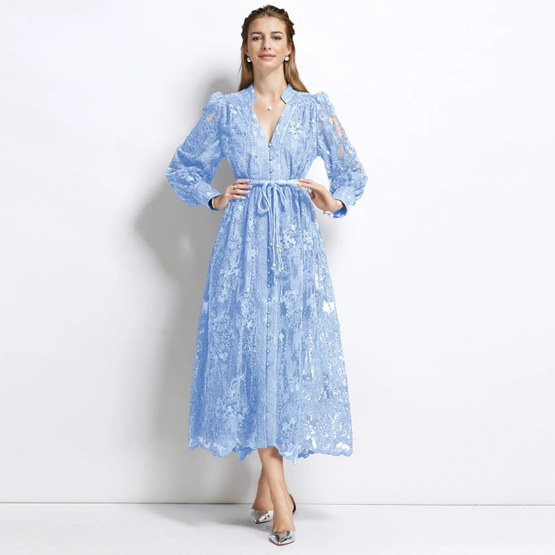 Robe Chemise Broderie Anglaise Bleu Ciel chez robe-chemise-boutique